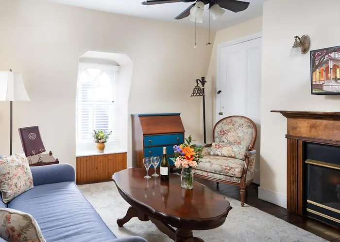 Pet Friendly hotel: The Mason Cottage Downtown
